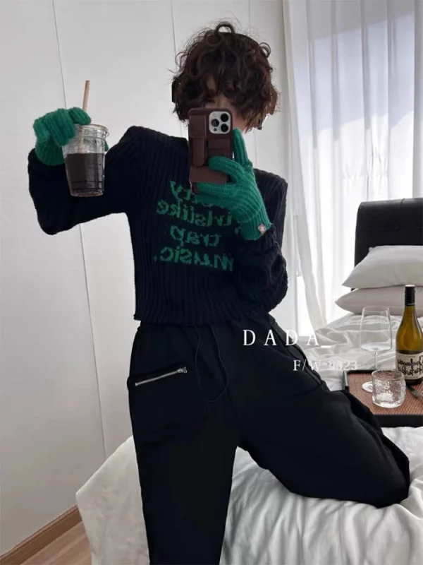 Y2K Aesthetic Embroidered Dark Academia Cropped Sweater - Autumn/Winter Fashion