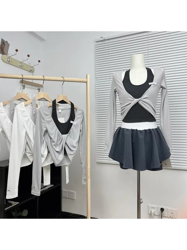 Y2K Aesthetic Kpop Gyaru Ballet 2-Piece Set: Long Sleeve Crop Top & Mini Culottes