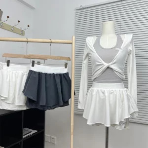 Y2K Aesthetic Kpop Gyaru Ballet 2-Piece Set: Long Sleeve Crop Top & Mini Culottes