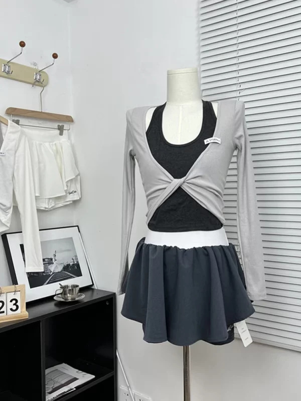 Y2K Aesthetic Kpop Gyaru Ballet 2-Piece Set: Long Sleeve Crop Top & Mini Culottes