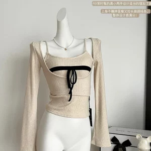 Y2K Coquette Two-Piece Set: Cropped Sweater and Pullover Top - Korean Fashion Inspired Gyaru Kn