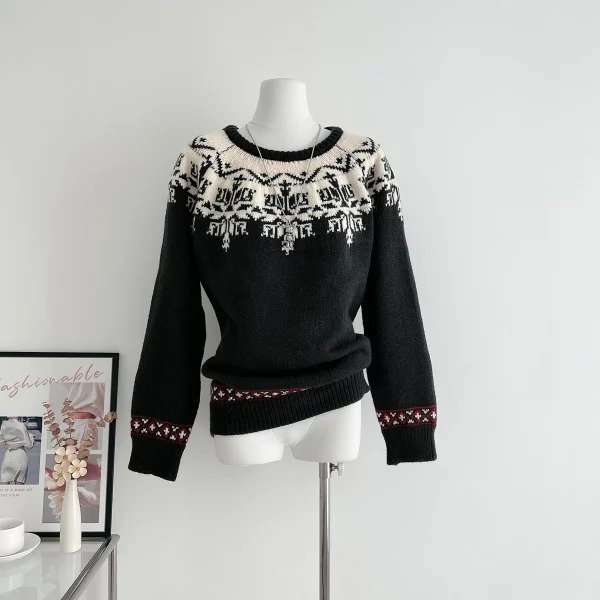 Y2K Grunge Gothic Sweater: Vintage O-Neck Pullover for Dark Academia Style