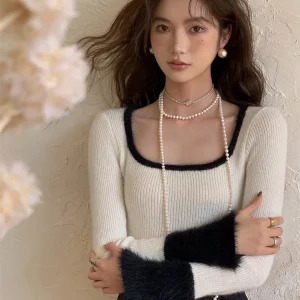 Y2K Grunge Style Cropped Sweater with Fluffy Long Sleeves