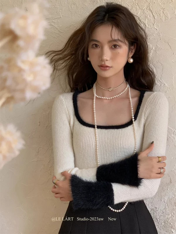 Y2K Grunge Style Cropped Sweater with Fluffy Long Sleeves