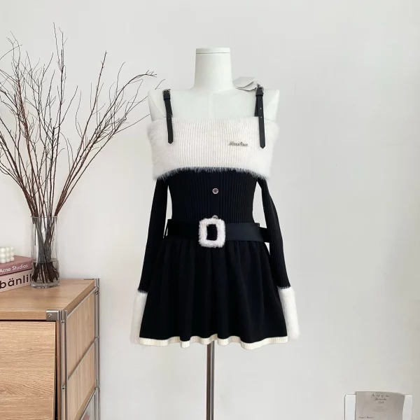 Y2K Grunge Summer Outfit: Retro 90s Fashion Halter Mini Dress