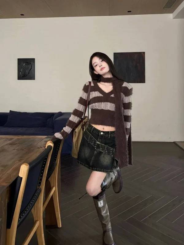 Y2K Striped V-Neck Cropped Sweater - Dark Academia Style