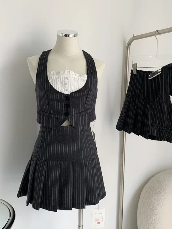 Y2K Vintage Aesthetic Striped 2-Piece Set: Lace Tank Top & Pleated Mini Skirt